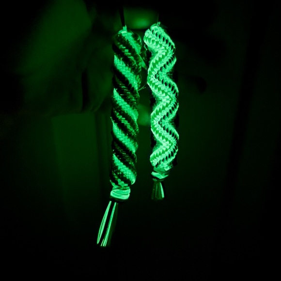 🌟Set of 2 Keychains - Picture 3 of 3